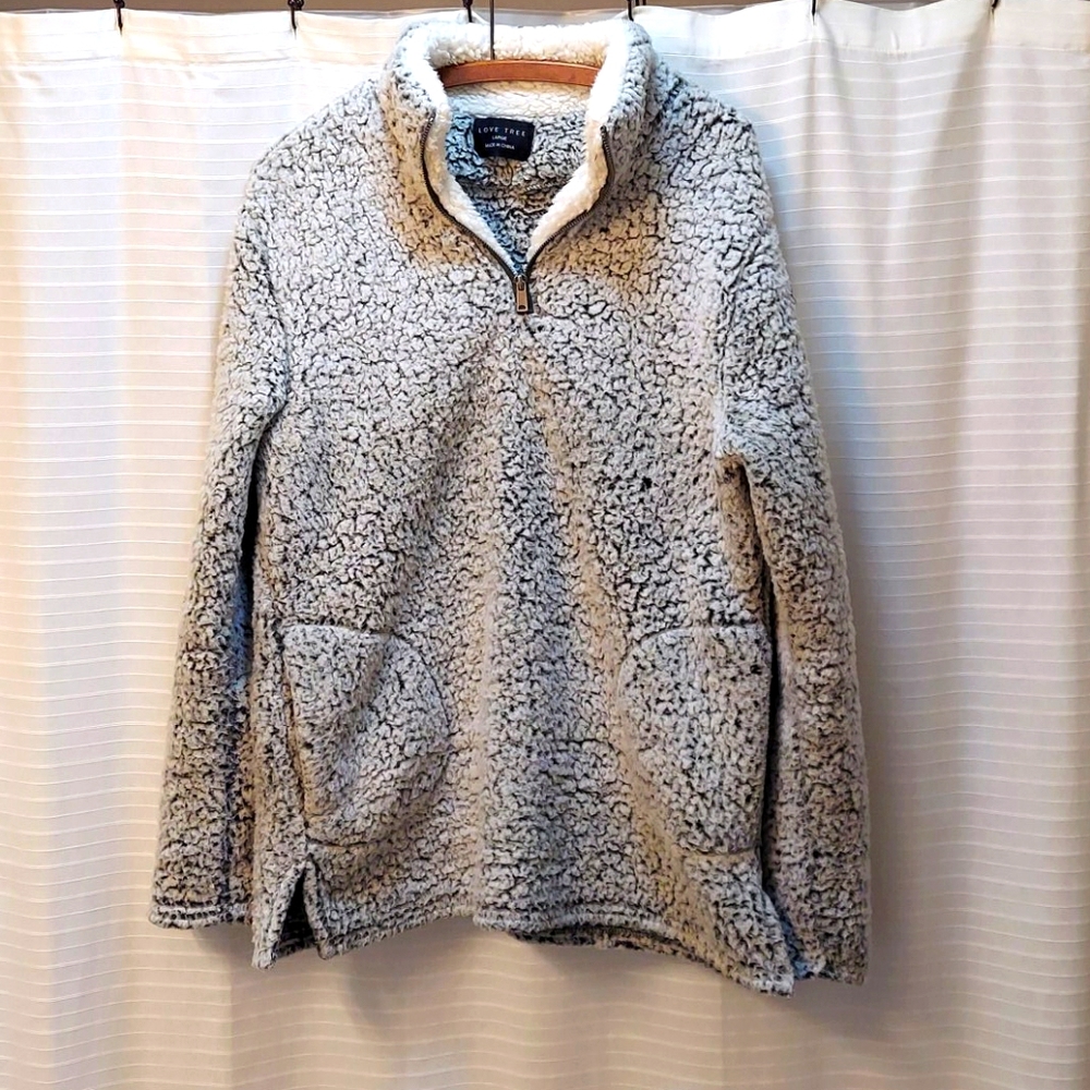 Gray and white fleece zip sweater w/ pockets sz L